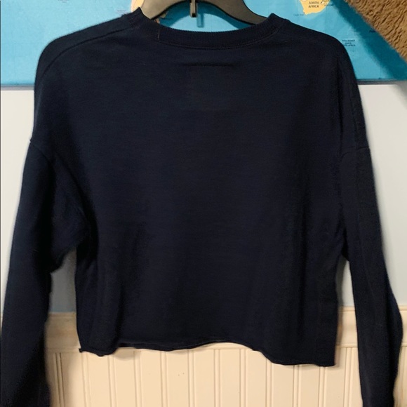Hollister Cropped Sweatshirt - Picture 2 of 2